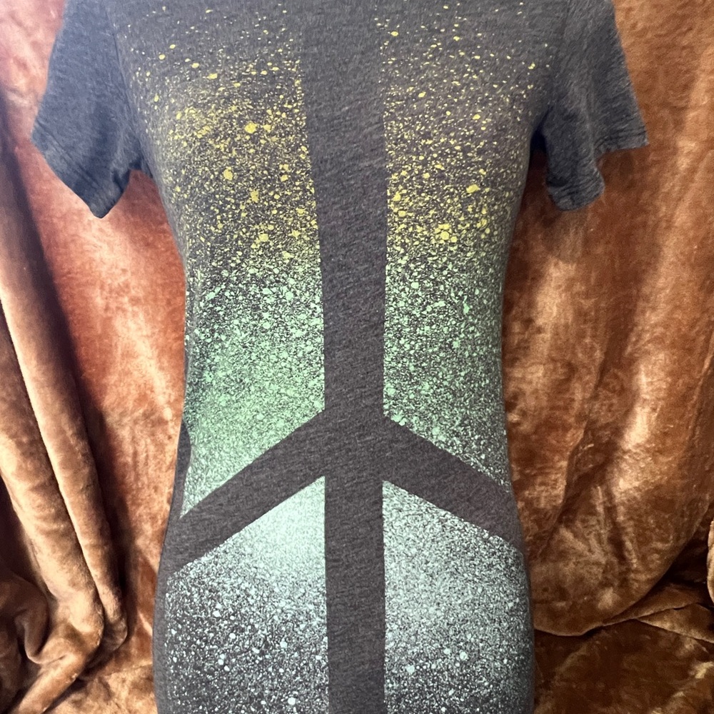 Gray Peace Sign Graphic T-Shirt